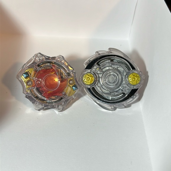 Spryzen & Odax - Beyblade Burst Hasbro(2018) - Picture 1 of 3